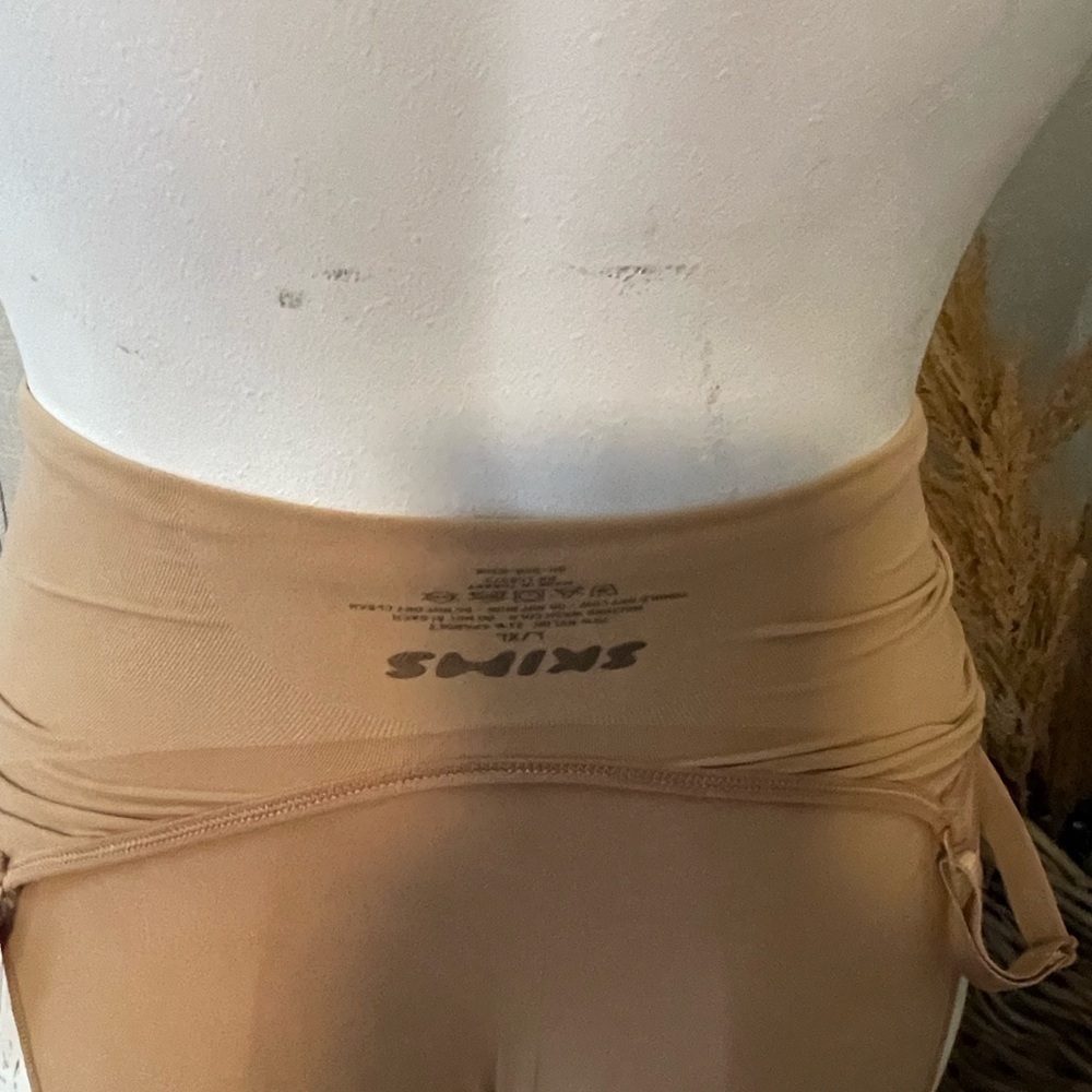 Skims Seamless Sculpting Full Bottom Bodysuit L/XL - Picture 5 of 5